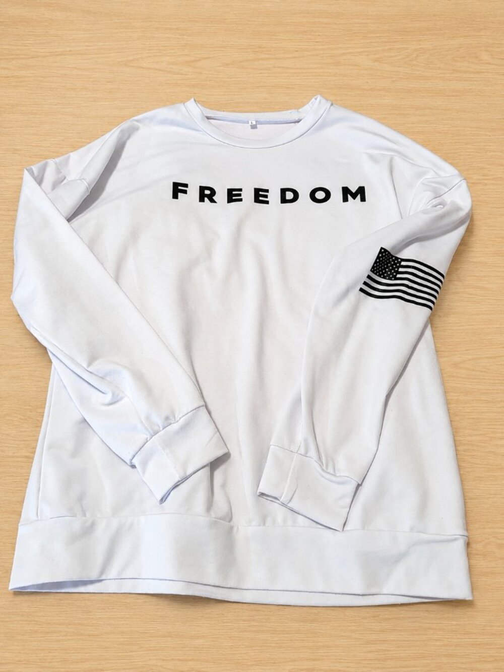 Freedom White Graphic Pullover Sweatshirt w/ American Flag Sleeve | Size L